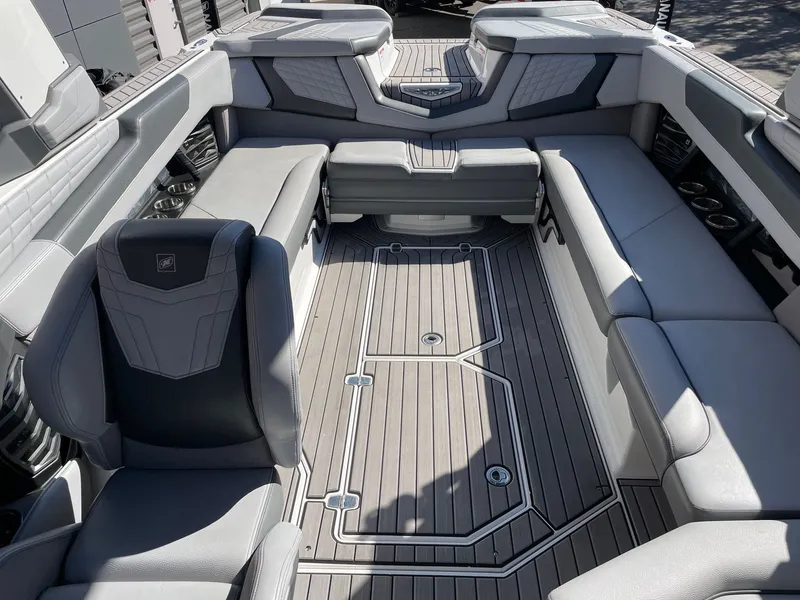 Slide: The Image of Nautique G25 2022 - 12