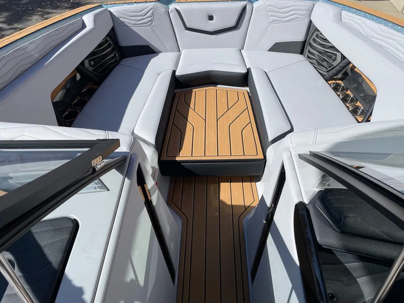 Slide: The Image of Nautique G25 2026 - 11