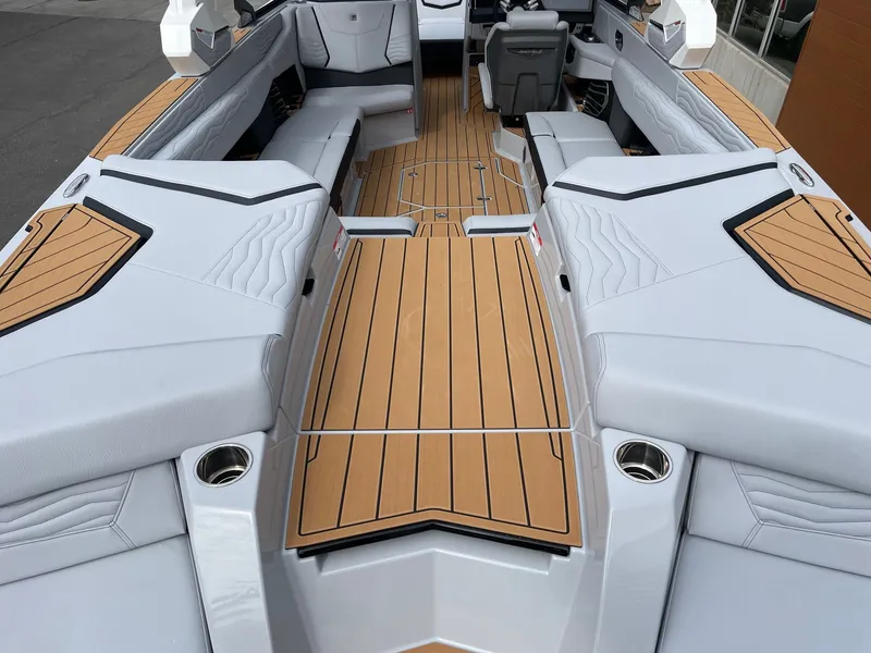 Slide: The Image of Nautique G25 2026 - 4