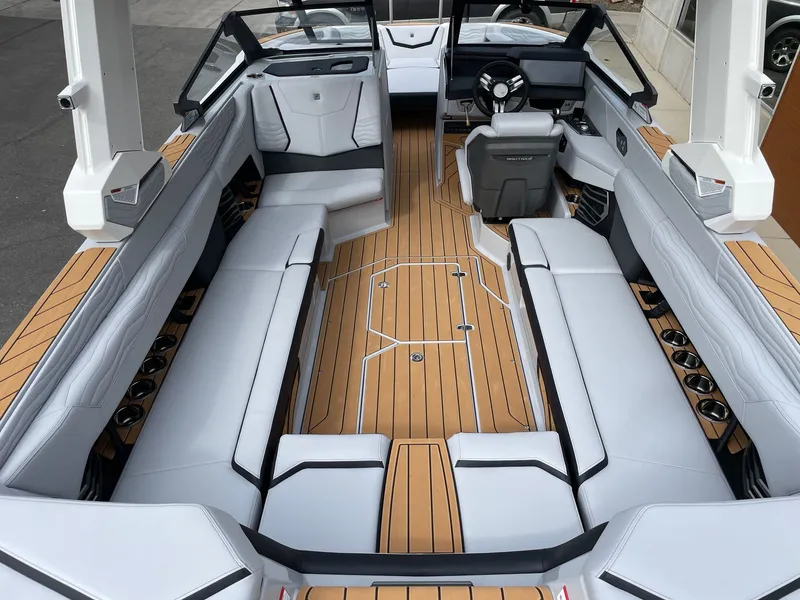 Slide: The Image of Nautique G25 2026 - 5