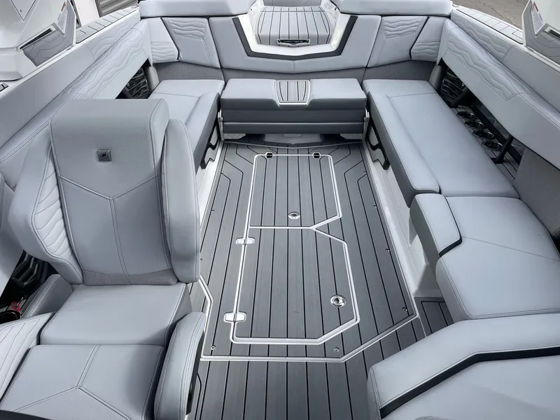 Slide: The Image of Nautique G25 2026 - 12