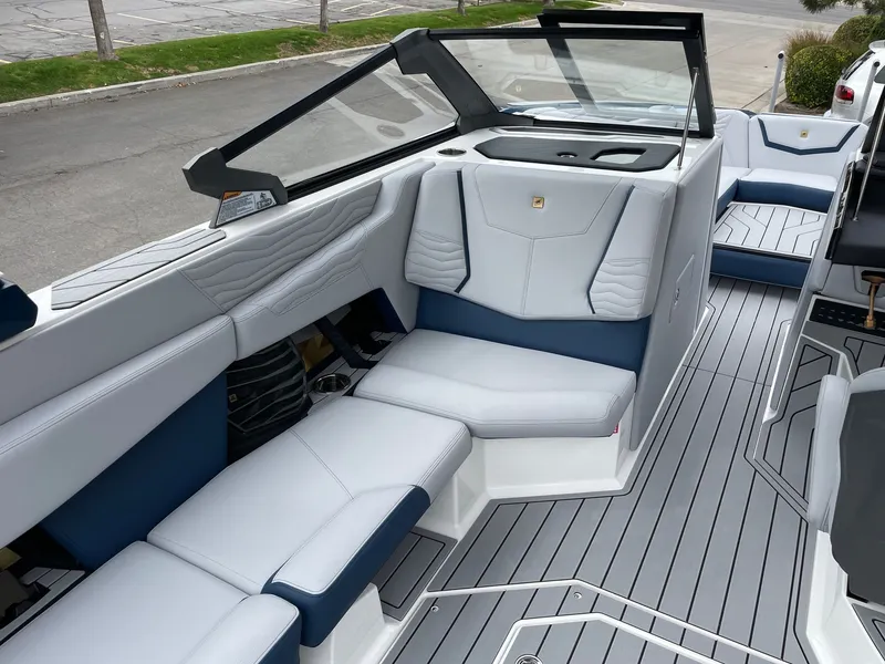 Slide: The Image of Nautique G25 2026 - 10