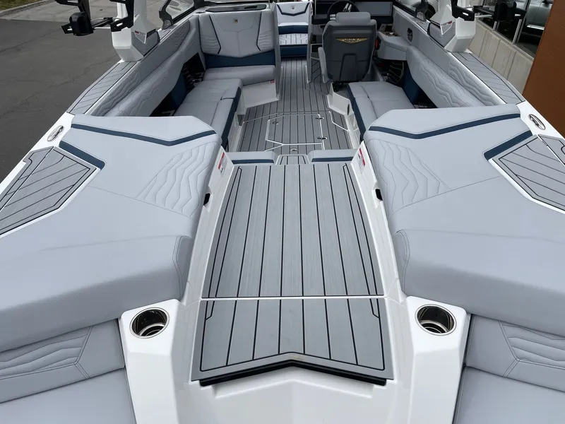 Slide: The Image of Nautique G25 2026 - 4