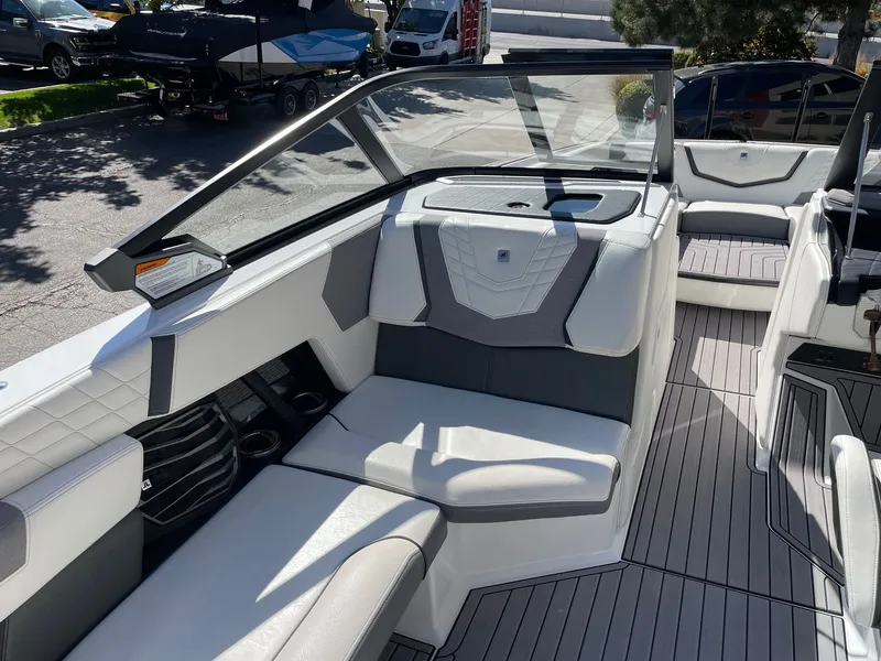 Slide: The Image of Nautique G25 2023 - 10