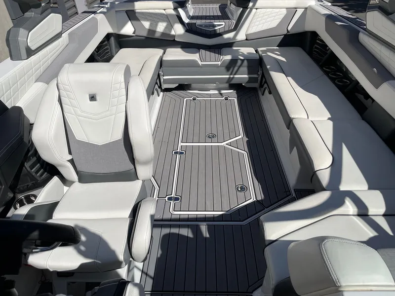 Slide: The Image of Nautique G25 2023 - 12