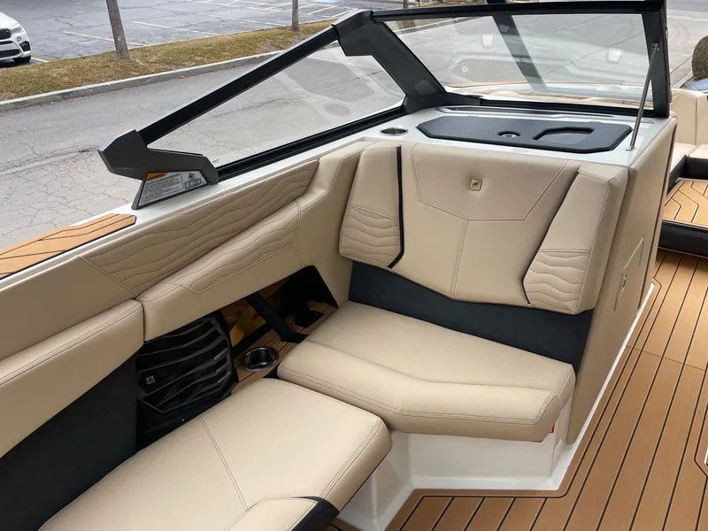 Slide: The Image of Nautique G25 2026 - 10