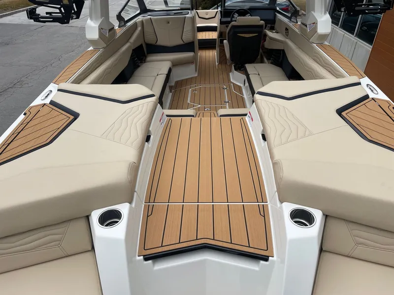 Slide: The Image of Nautique G25 2026 - 4