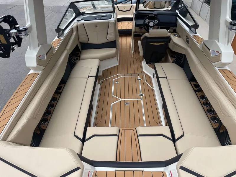 Slide: The Image of Nautique G25 2026 - 5