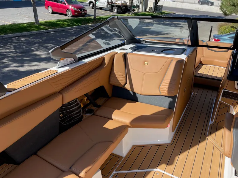 Slide: The Image of Nautique G25 2026 - 10