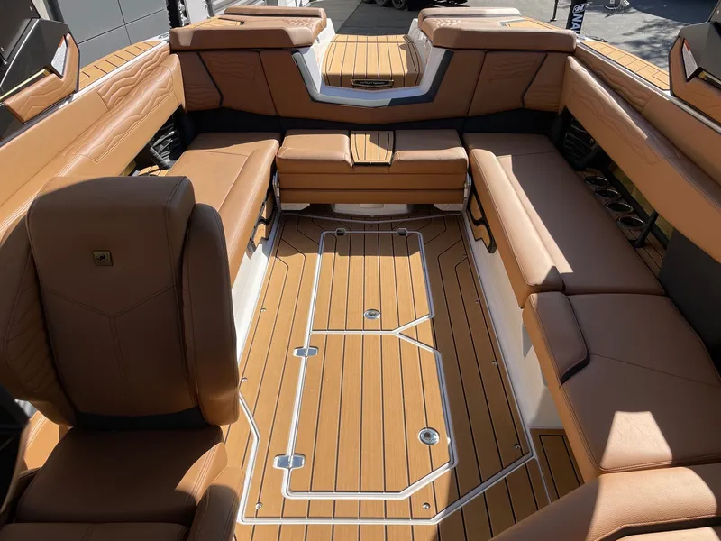 Slide: The Image of Nautique G25 2026 - 12