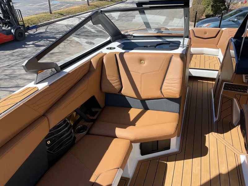 Slide: The Image of Nautique G25 2026 - 10