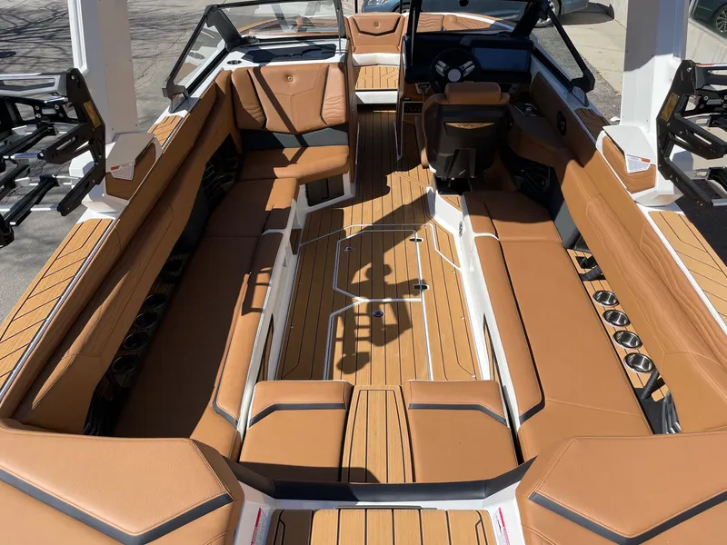 Slide: The Image of Nautique G25 2026 - 5