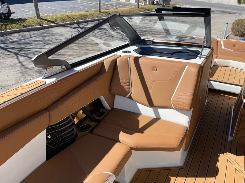 Slide: The Image of Nautique G25 2026 - 10