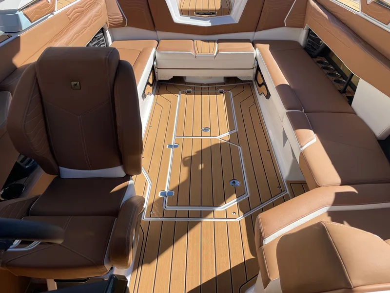 Slide: The Image of Nautique G25 2026 - 12