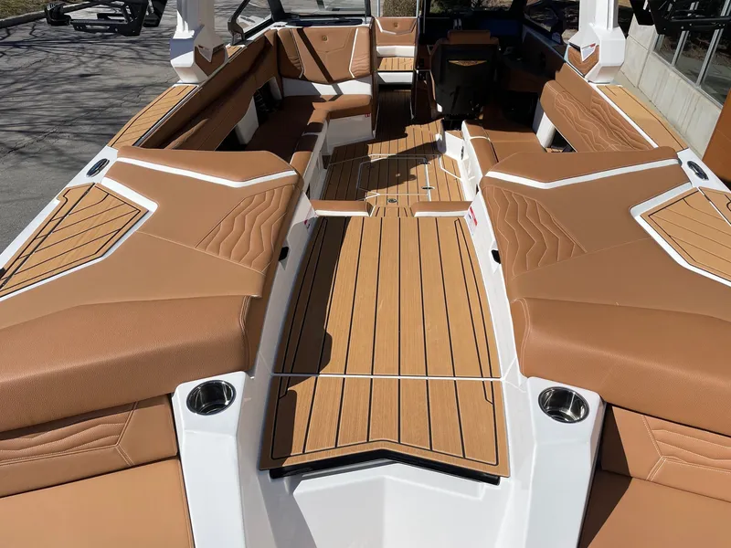 Slide: The Image of Nautique G25 2026 - 4