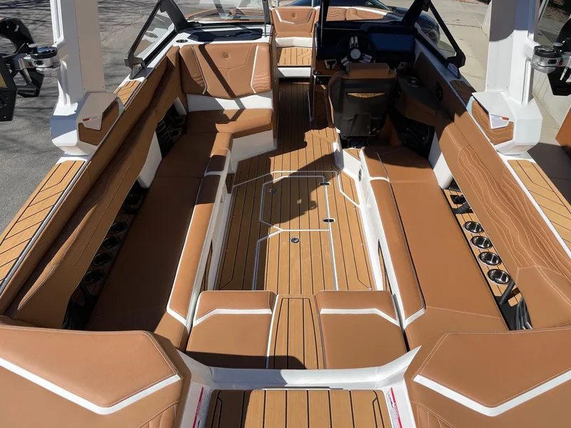 Slide: The Image of Nautique G25 2026 - 5