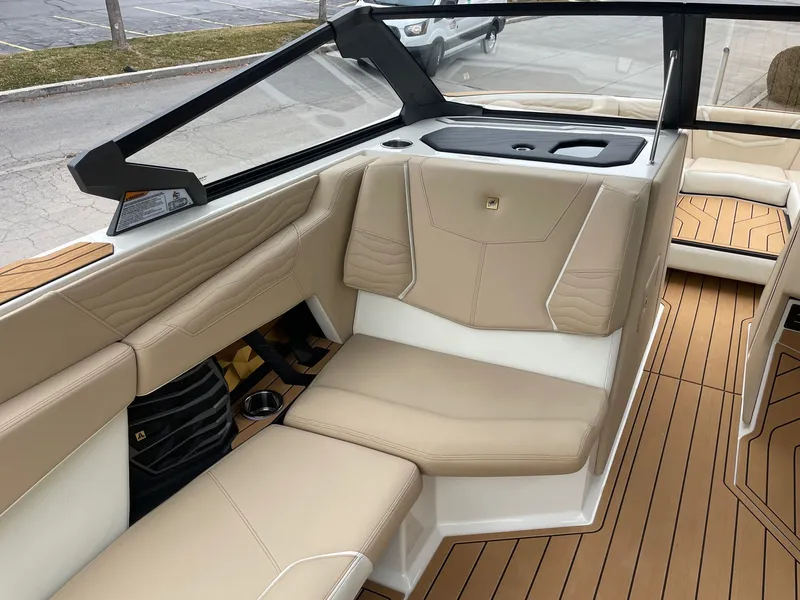 Slide: The Image of Nautique G25 2026 - 10