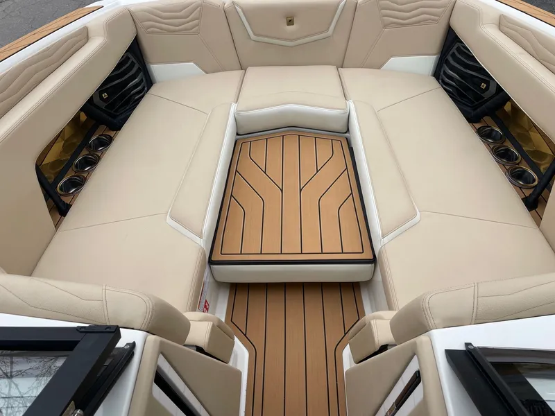 Slide: The Image of Nautique G25 2026 - 11