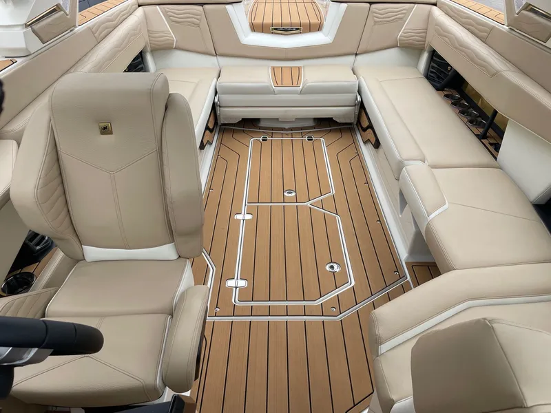 Slide: The Image of Nautique G25 2026 - 12