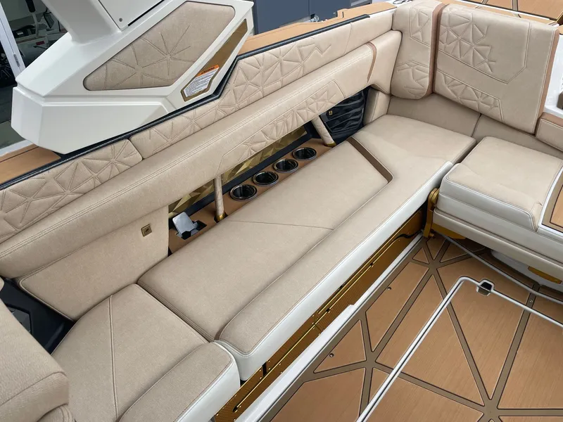 Slide: The Image of Nautique Super Air Nautique G25 Paragon 2026 - 7