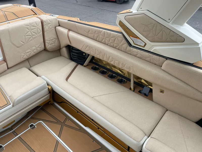 Slide: The Image of Nautique Super Air Nautique G25 Paragon 2026 - 9