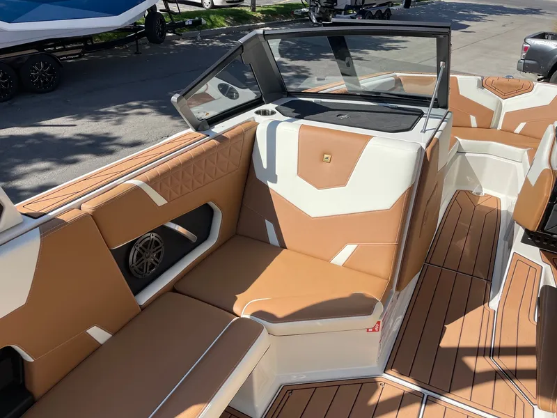 Slide: The Image of Nautique Super Air Nautique GS22 2026 - 10