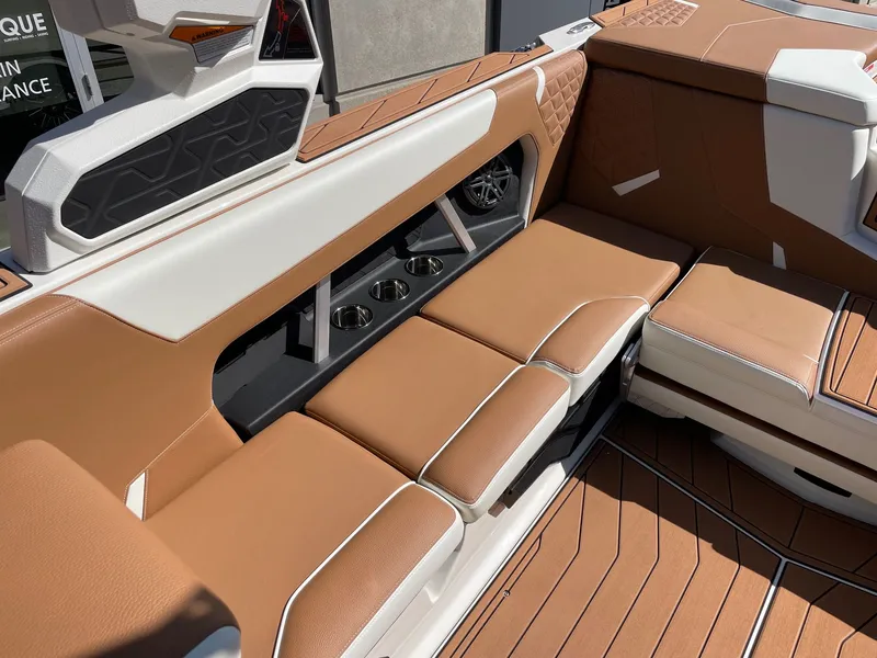 Slide: The Image of Nautique Super Air Nautique GS22 2026 - 7