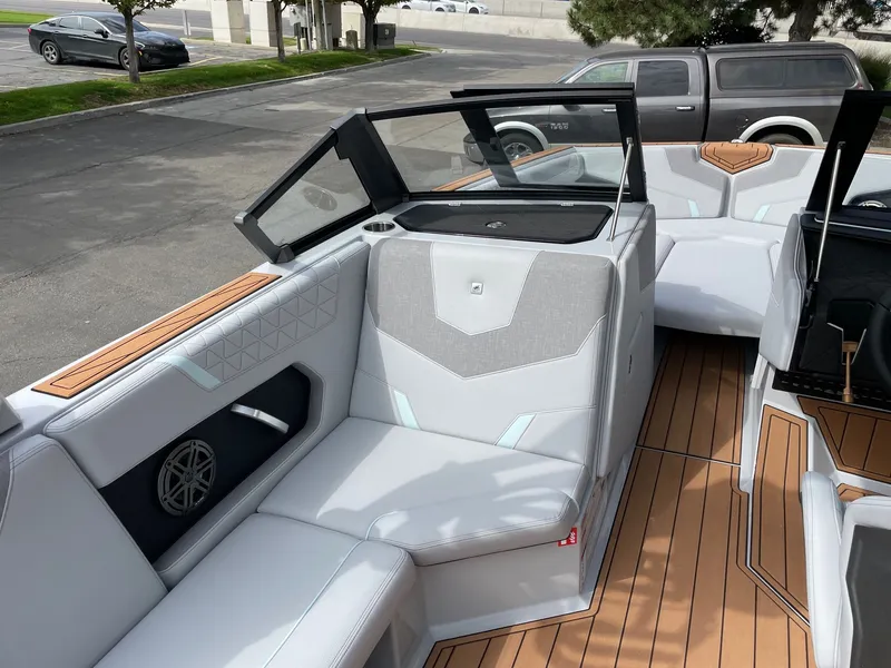 Slide: The Image of Nautique GS24 2026 - 10