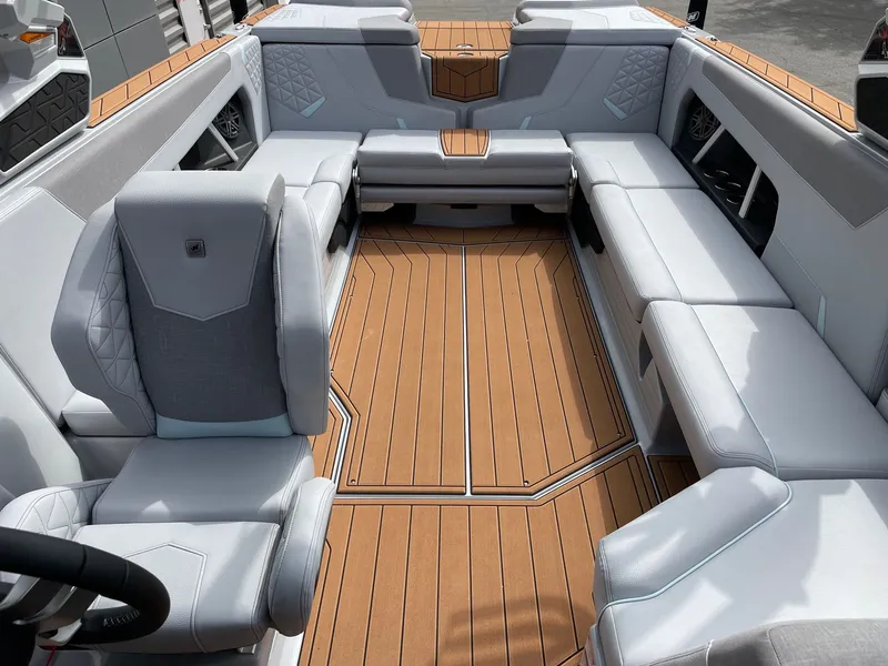 Slide: The Image of Nautique GS24 2026 - 12