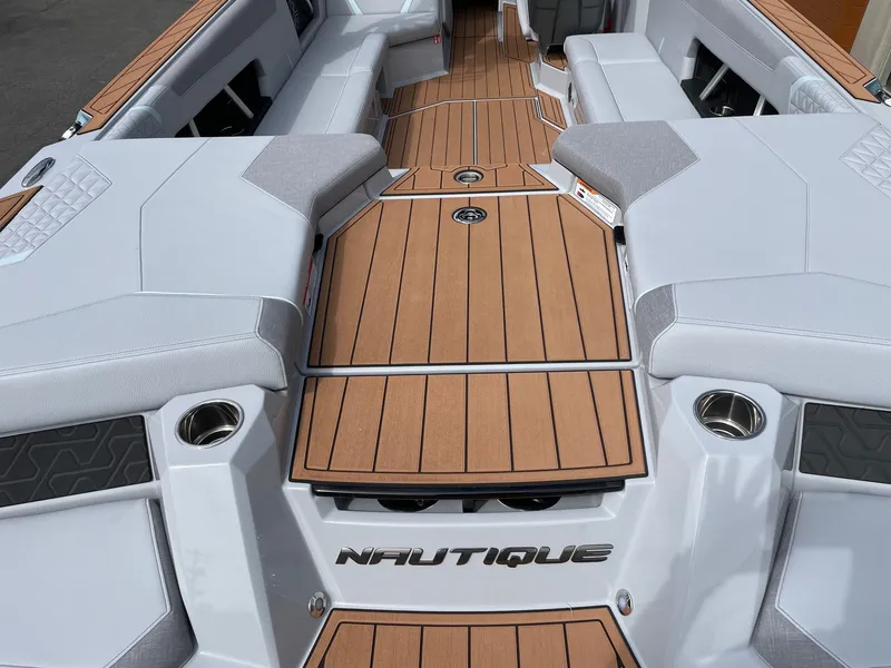 Slide: The Image of Nautique GS24 2026 - 4