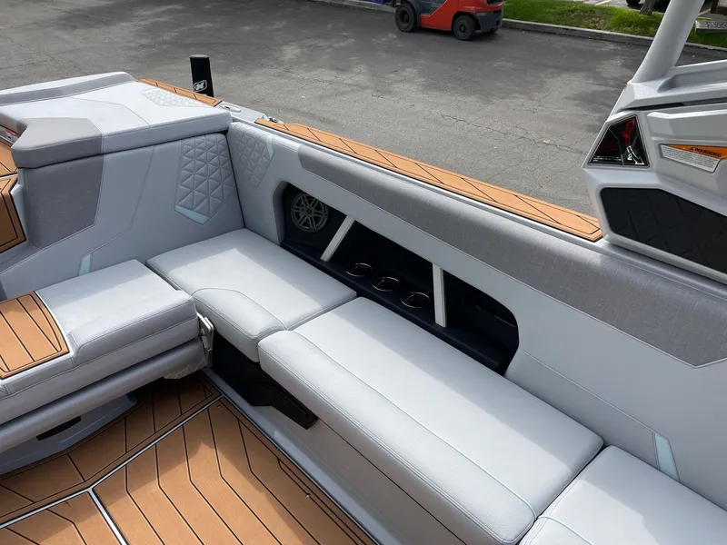 Slide: The Image of Nautique GS24 2026 - 9