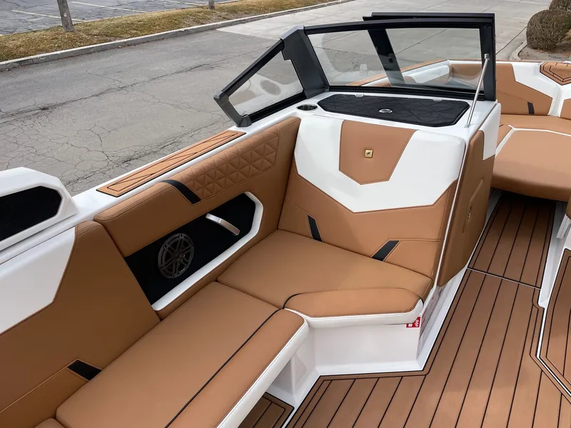 Slide: The Image of Nautique GS24 2026 - 10