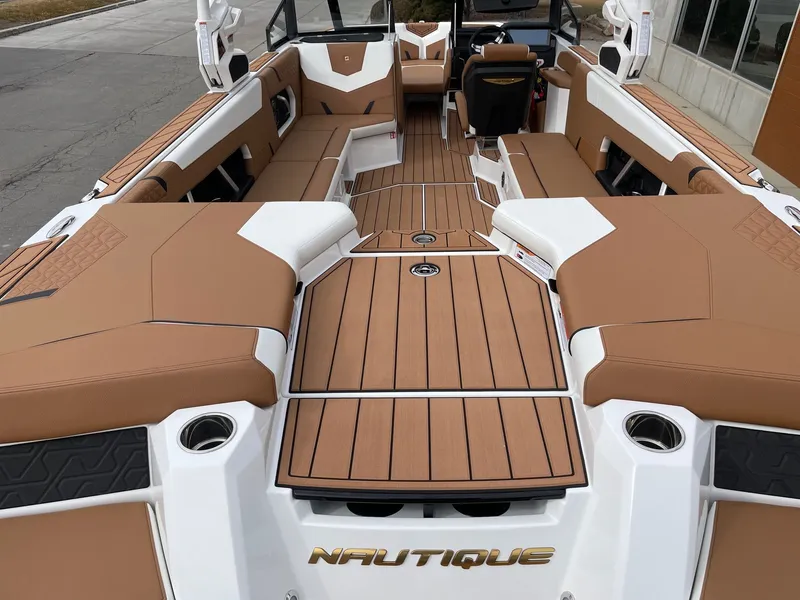Slide: The Image of Nautique GS24 2026 - 4