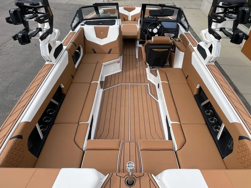 Slide: The Image of Nautique GS24 2026 - 5