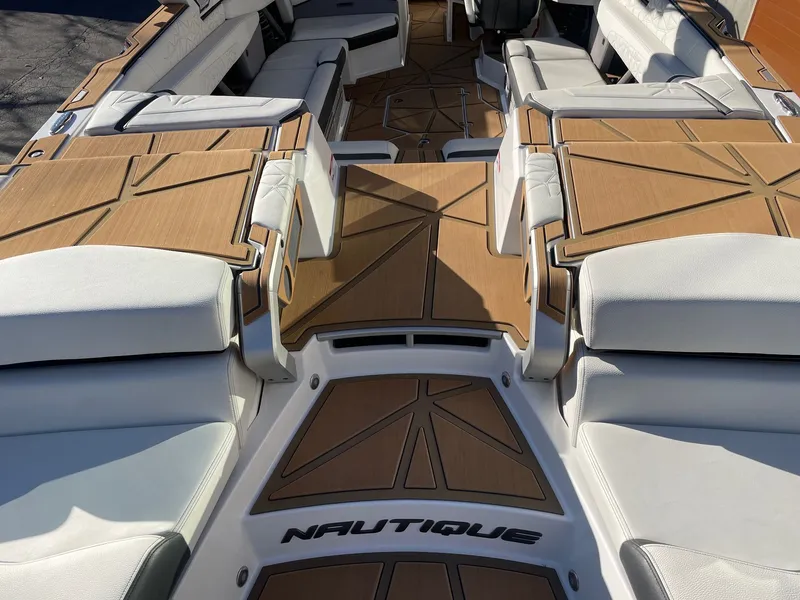 Slide: The Image of Nautique Super Air Nautique G25 Paragon 2025 - 4