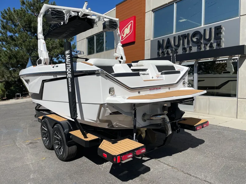 Slide: The Image of Nautique Super Air Nautique S23 2026 - 3
