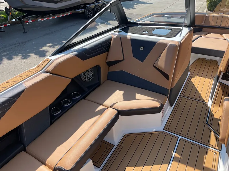 Slide: The Image of Nautique Super Air Nautique S23 2025 - 10