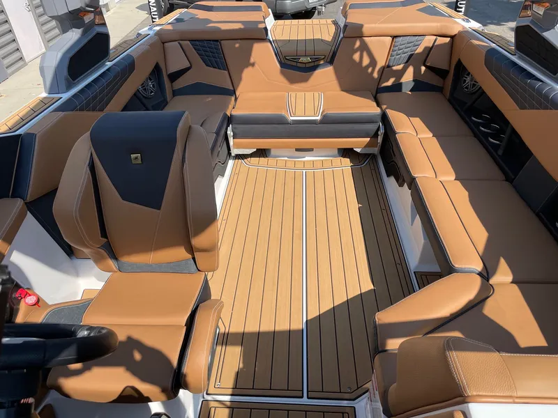 Slide: The Image of Nautique Super Air Nautique S23 2025 - 12