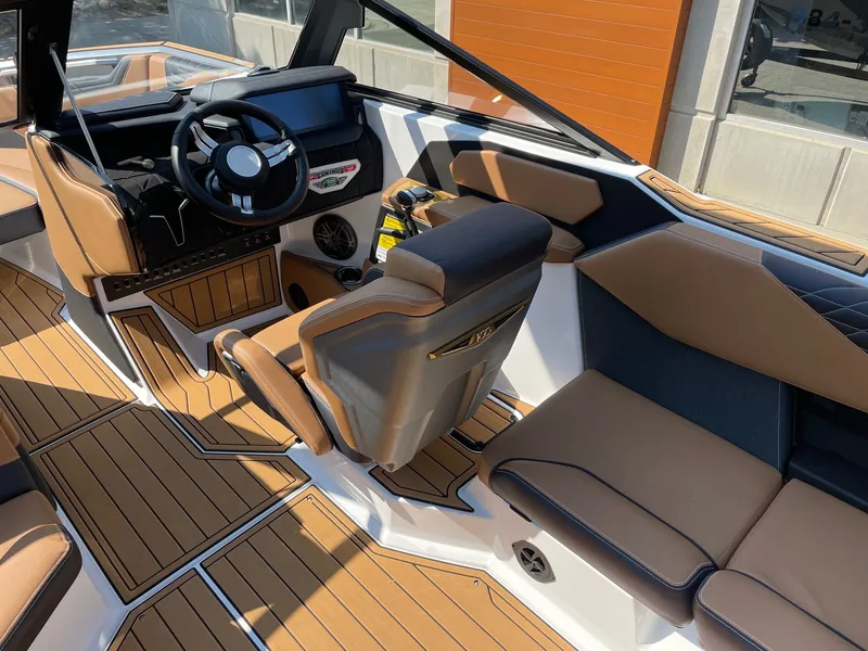 Slide: The Image of Nautique Super Air Nautique S23 2025 - 6