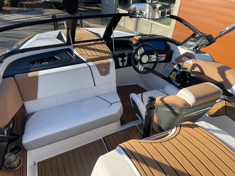 Slide: The Image of Nautique Ski Nautique 2023 - 5