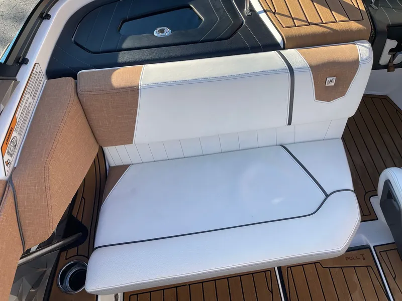 Slide: The Image of Nautique Ski Nautique 2023 - 9