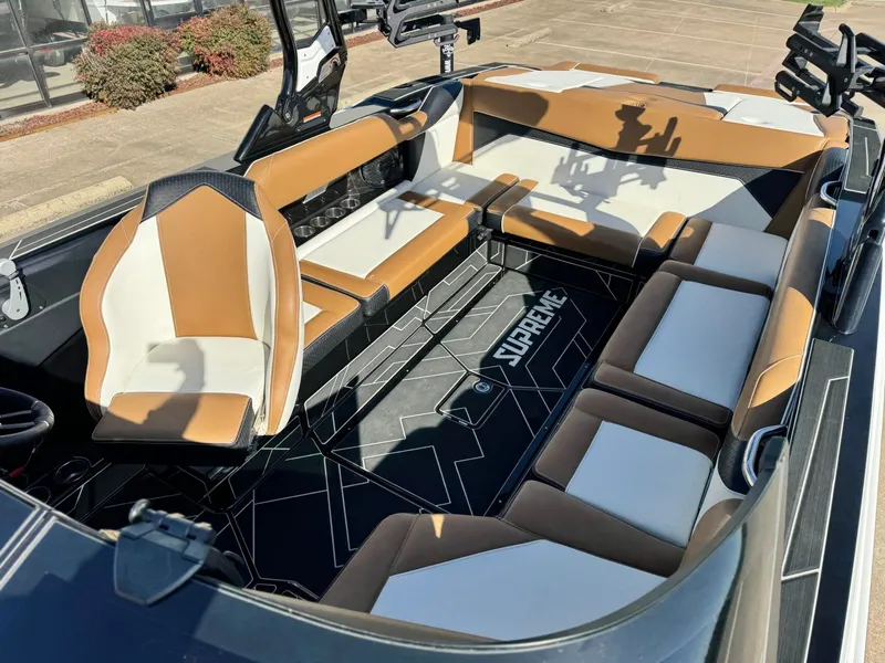 Slide: The Image of Supreme S240 2024 - 17