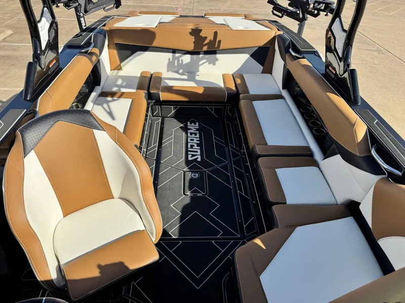 Slide: The Image of Supreme S240 2024 - 19