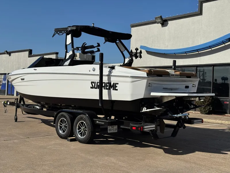 Slide: The Image of Supreme S240 2024 - 3