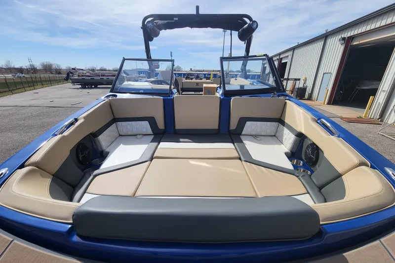 Slide: The Image of 2026 Heyday H22 boat interior with spacious seating and modern design. - 3