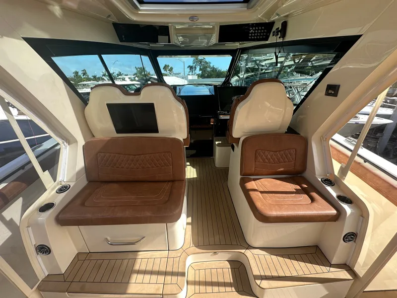 Slide: The Image of Scout 530 LXF 2026 - 12