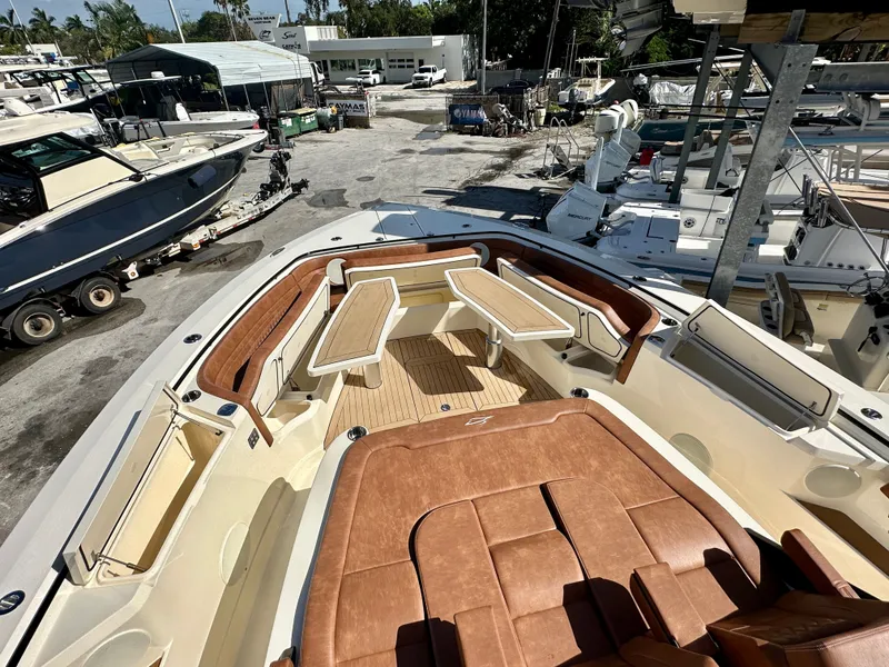 Slide: The Image of Scout 530 LXF 2026 - 14