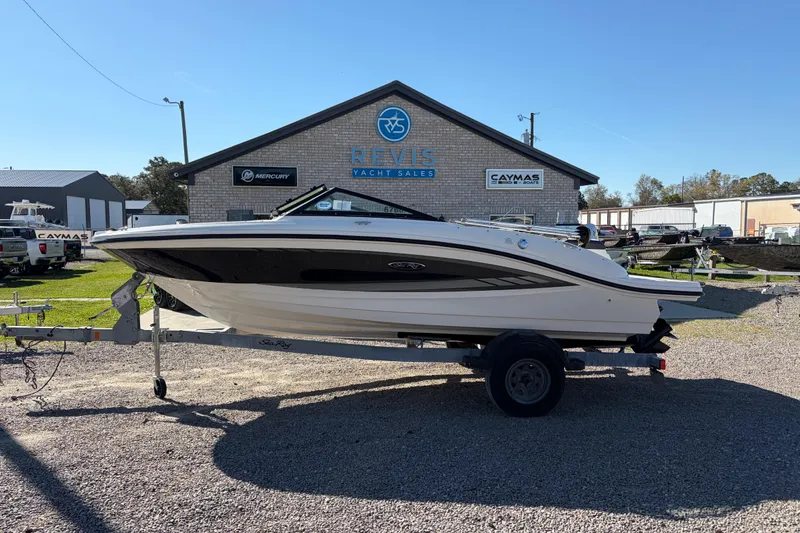 The Image of 2015 Sea Ray 19 SPX boat on trailer at Reeves Yacht Sales. - 0
