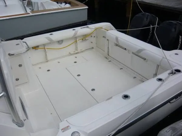 Slide: The Image of Boston Whaler 305 Conquest 2006 - 7