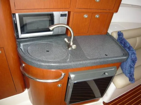 Slide: The Image of Boston Whaler 305 Conquest 2006 - 8